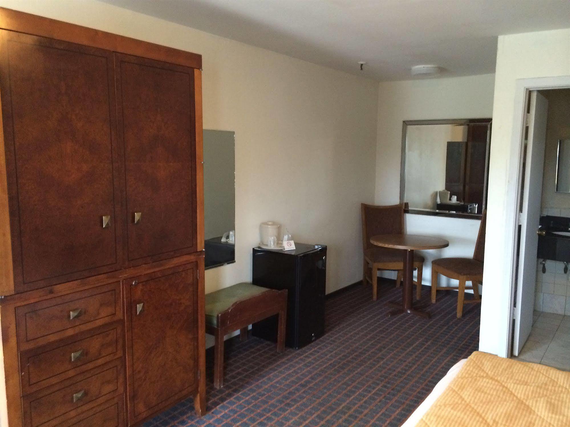 Branford Motel Екстер'єр фото
